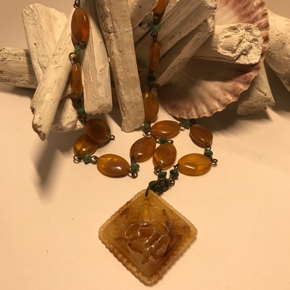 Pretty Amber and Green Coloured  Necklace - Picture 1 of 6